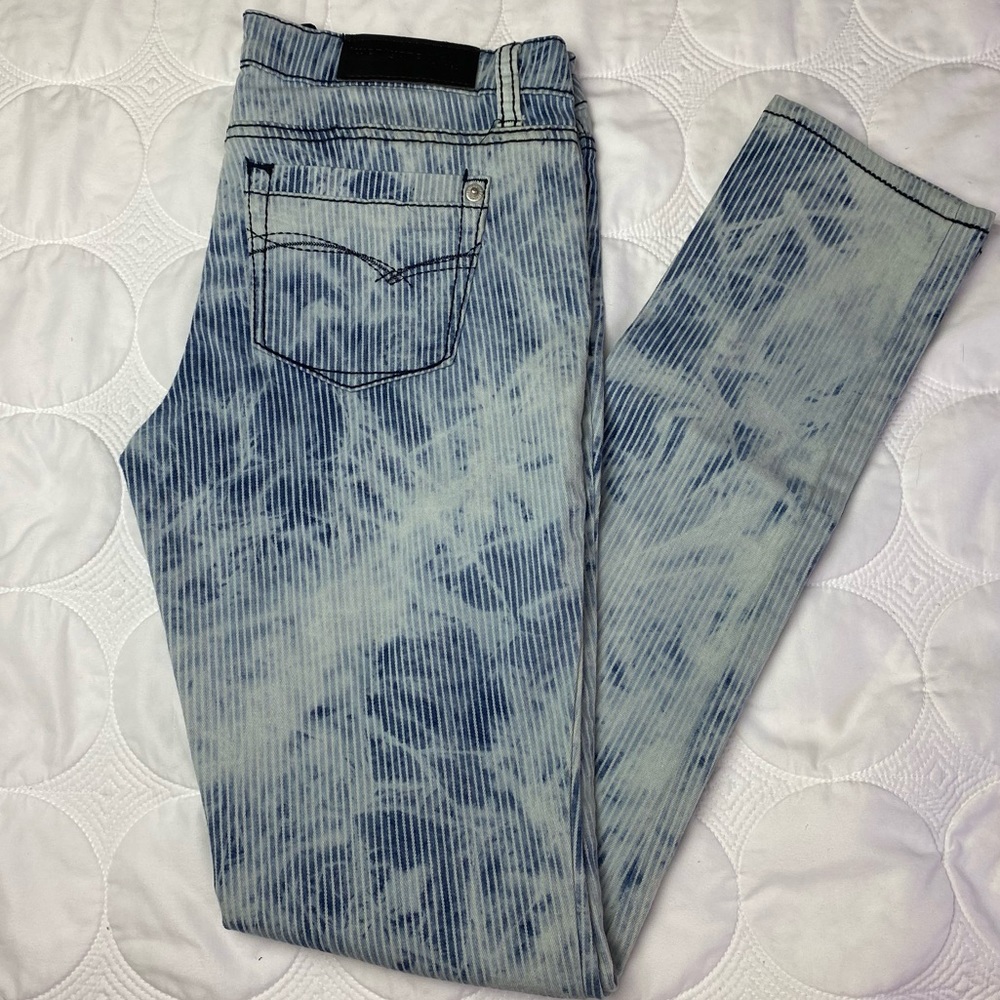 Rue 21 Stonewashed Skinny Jeans